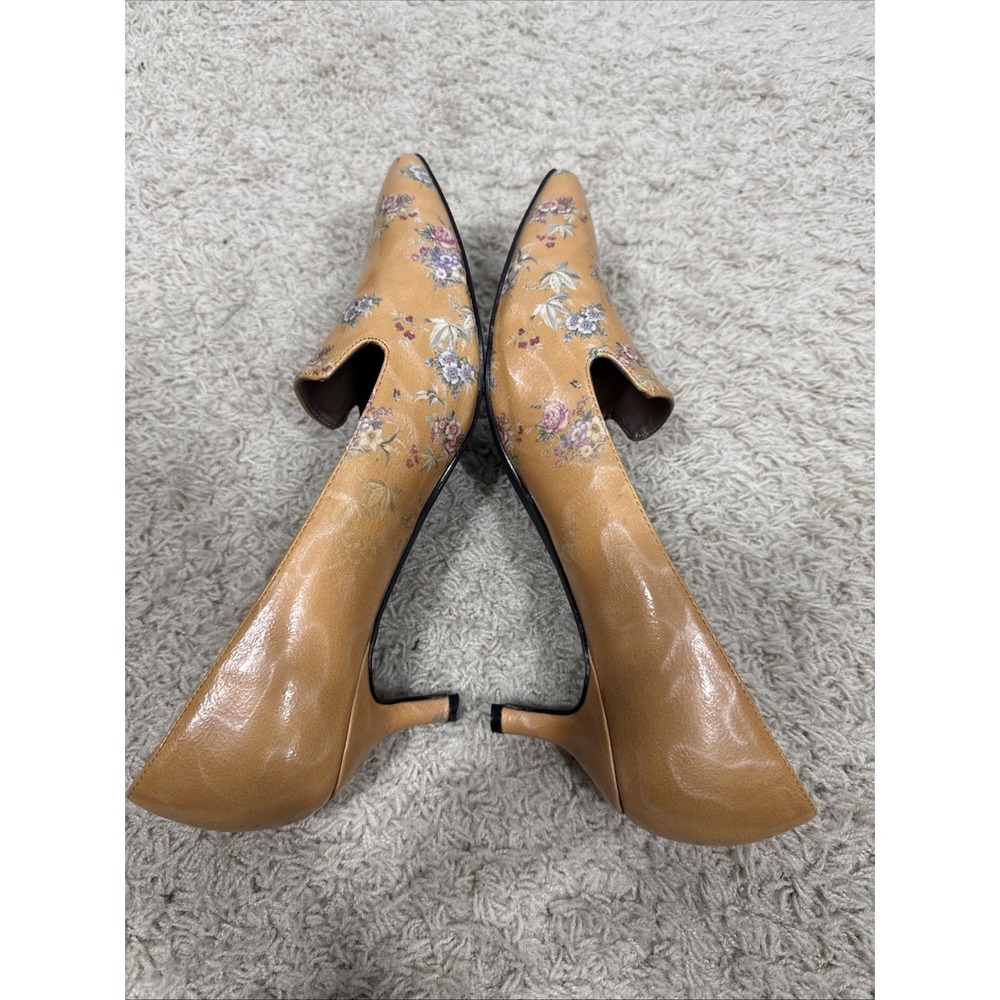 Bellini Gold Bobcat Floral Kitten Heel Pumps Women's 12W Shoes Cottage Coquette - Picture 9 of 13